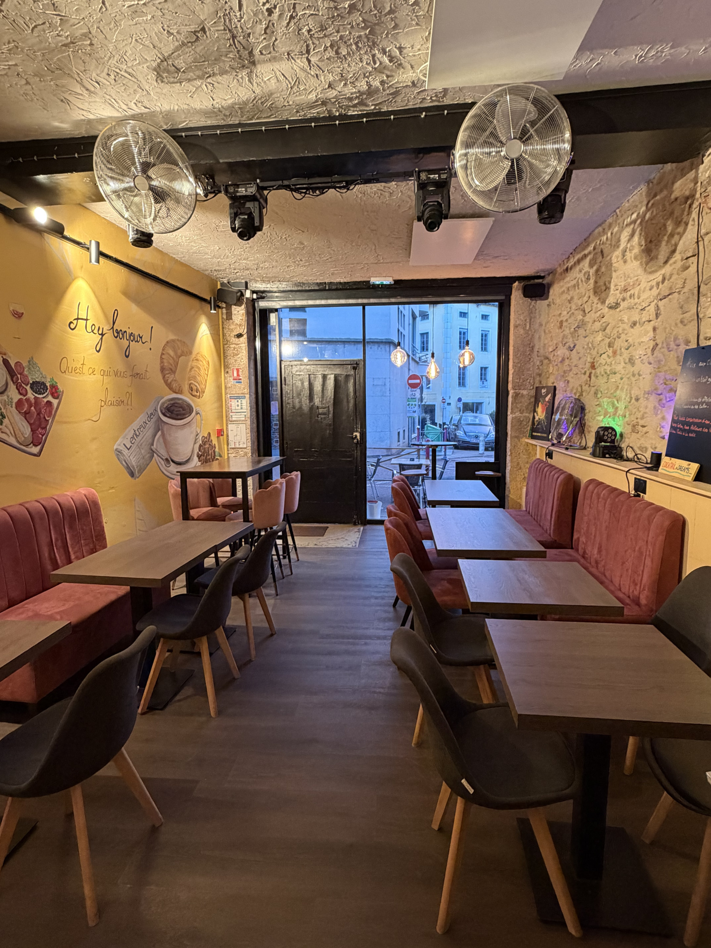 Fonds de commerce à vendre à Bourg en bresse, 70 m² – photo 1 sur 6
